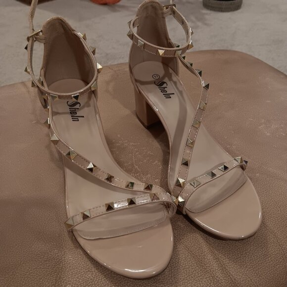 **STUDDED STRAPPY LOW HEEL SIZE 11** - Picture 6 of 10